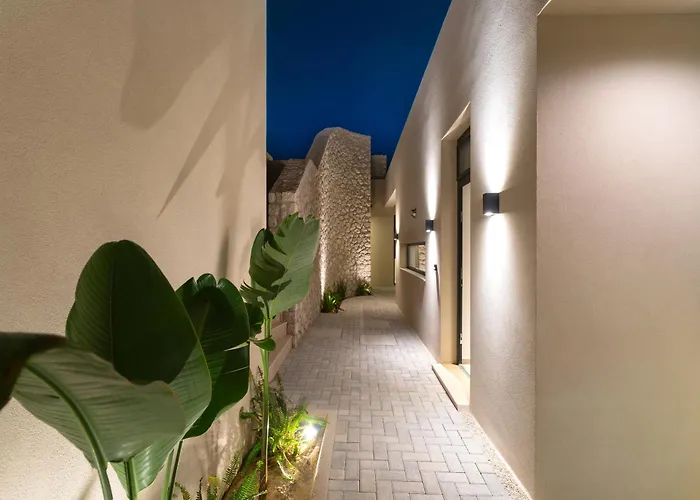 فيلة Under The Sun On Faliraki Hill Kalithies