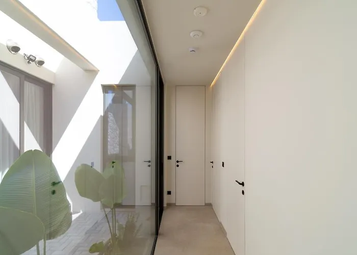 Under The Sun On Faliraki Hill 빌라